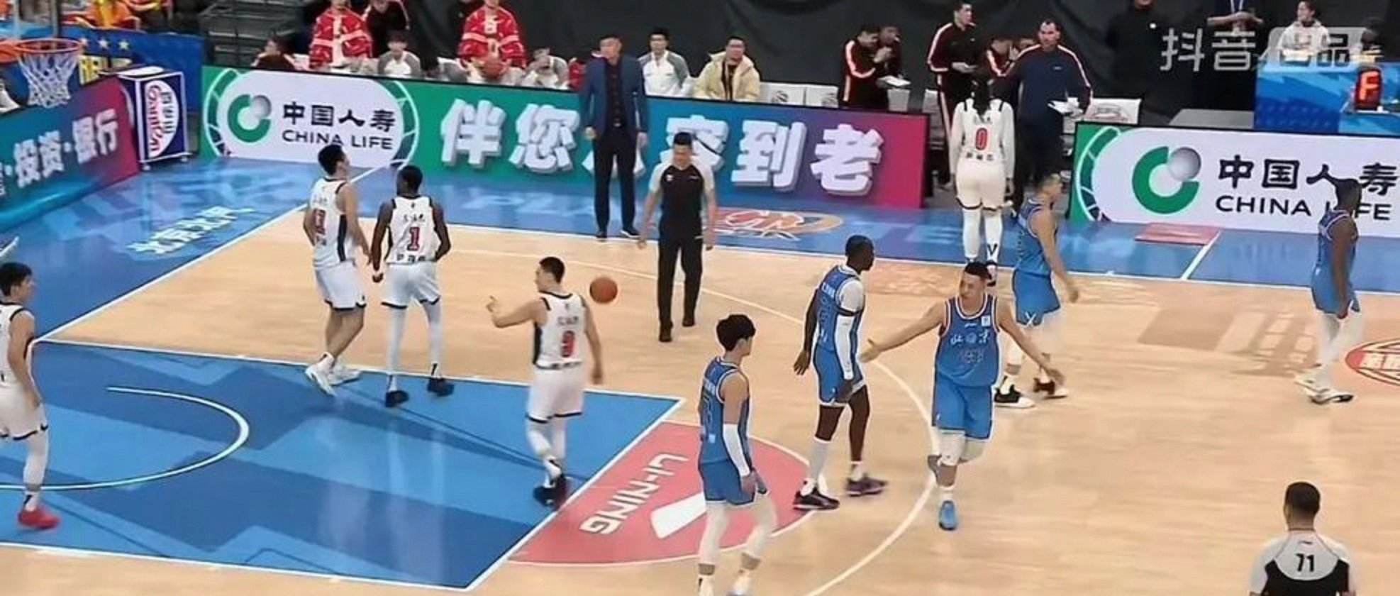 刘翔能重回CBA四强球迷热议(刘翔能重回cba四强球迷热议吗) 刘翔能重回CBA四强球迷热议(刘翔能重回cba四强球迷热议吗)